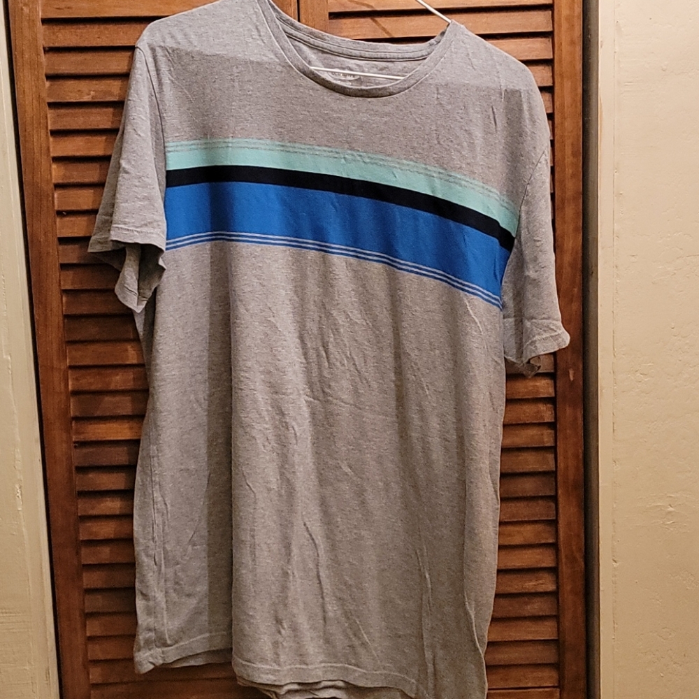 Old Navy tshirt - Picture 1 of 4